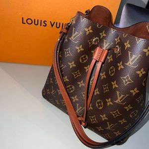 Louis Vuitton NEONOE